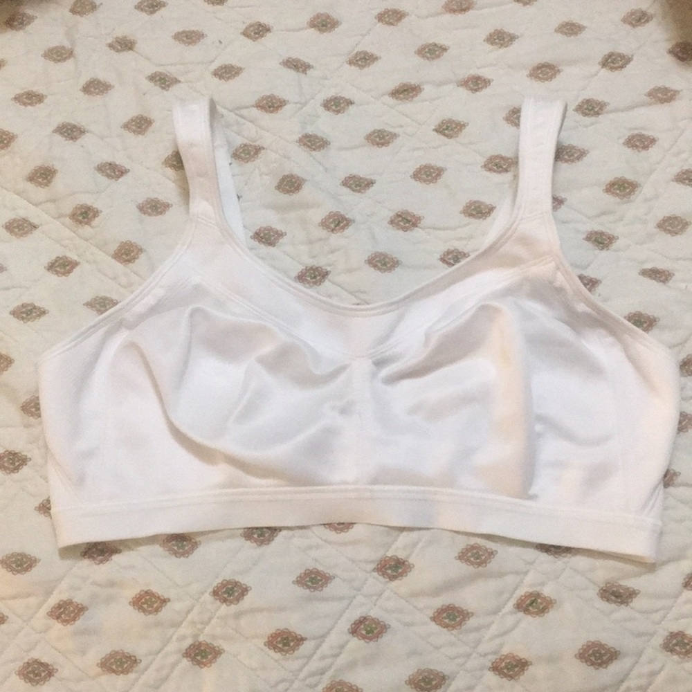 B1G2 Playtex 18 Hour Bra- NWOT